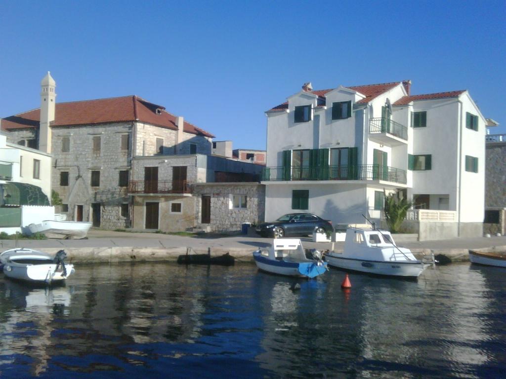 Apartment Sara Pirovac Quarto foto